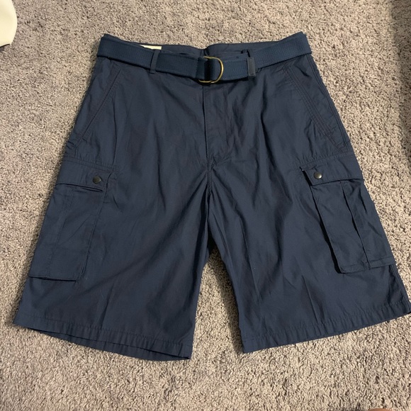 Levi's Other - Men’s Levi cargo shorts.